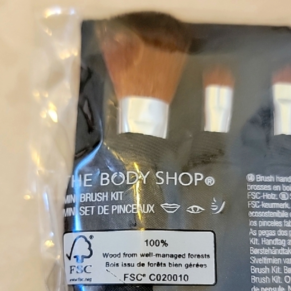 The Body Shop Four Mini Brush Set with Black Pouch Mirror Travel Size